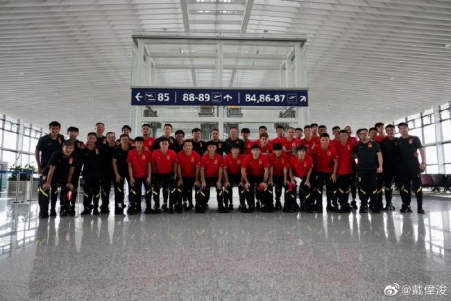 日前，片方又曝出一组人物剧照，其中首度自导自演的李杨与;国民萝莉杜函梦的;大叔&萝莉组合分外抢眼